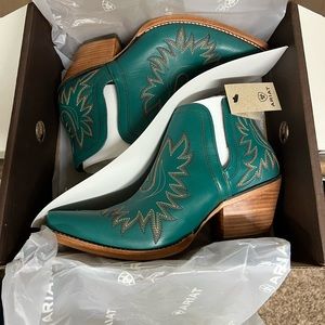Women’s Ariat Dixon Boots. Agate Green, Size 10. New, in the box, never worn.
